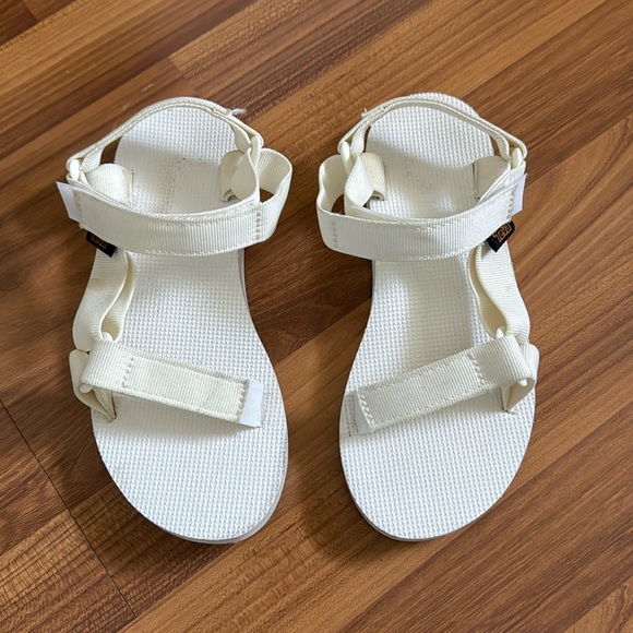 Teva Sandals - Picture 1 of 2